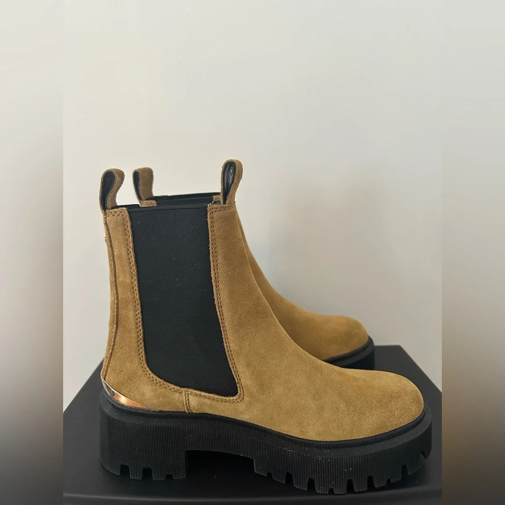 MAJE Ankle Platform Chelsea Boot Gold Accent NWOB Size 40
